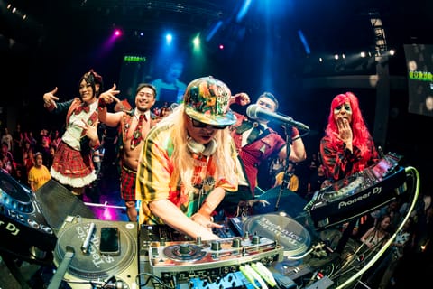22:41 1F LIVE / DJ KOO