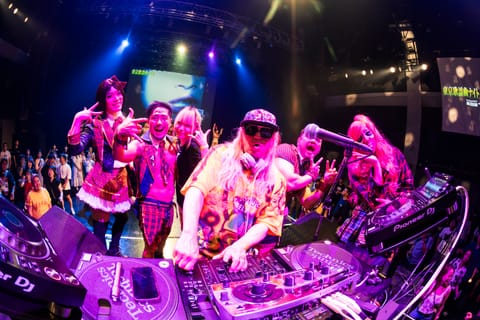 22:41 1F LIVE / DJ KOO