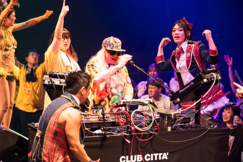 22:57 1F LIVE / DJ KOO
