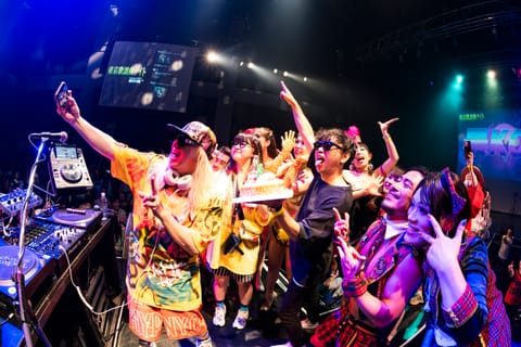 23:01 1F LIVE / DJ KOO