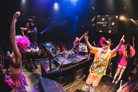 23:03 1F LIVE / DJ KOO