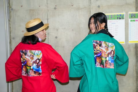 18:33 BACKSTAGE